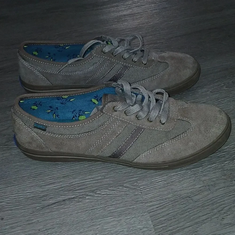 Keds Woman's tan suede lace up sneakers Sz 9 EUC worn once